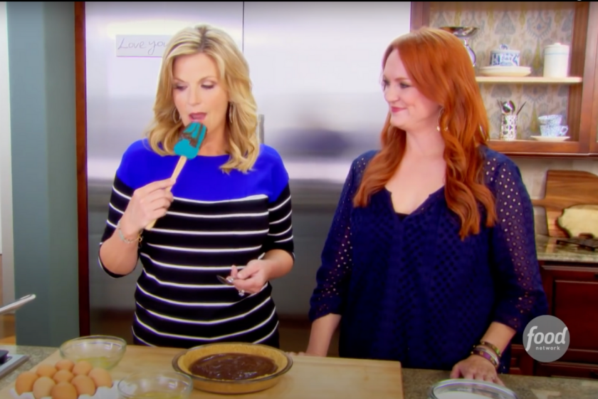 Trisha Yearwood and Ree Drummond Make a Decadent Chocolate Pie